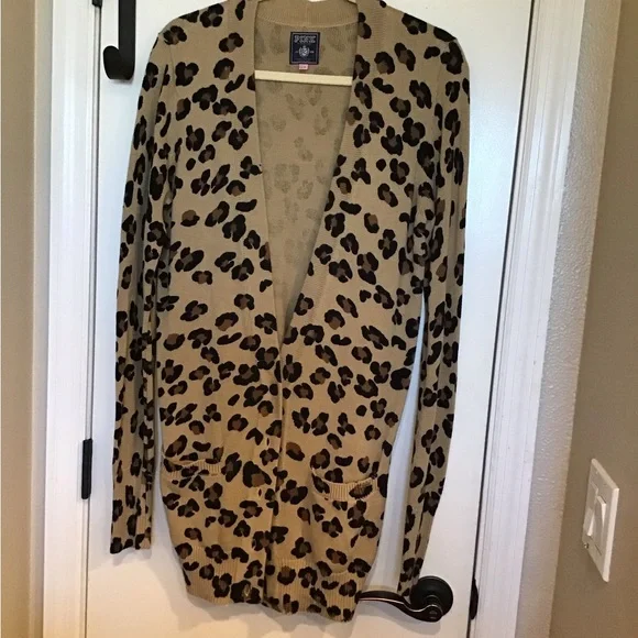 NWOT VS PINK LEOPARD CARDIGAN - Picture 2 of 13